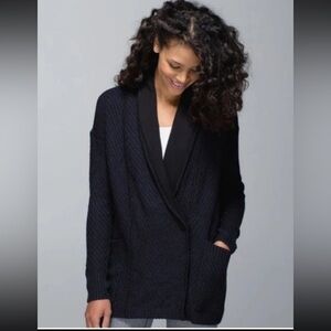 Lululemon Women size 4 Post Practice Cardi Cardigan Sweater Knit Navy Blue